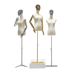 Zilverkleurige statiefbasis Zilverchroom hoofd Natuurlijk linnen Vrouwelijke mannequins Jurkvorm Cindy