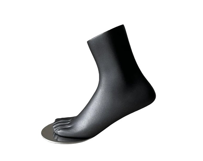 Round Silver Base Magnet Inside Black Color Realistic Fingers Female Mannequin Foot Form Giada