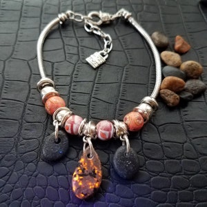 Pretty and Natural Yooperstone Bracelet,  9-10.5 Inches, Fluorescent Sodalite.  FREE 365nm UV Viewing Light!!!