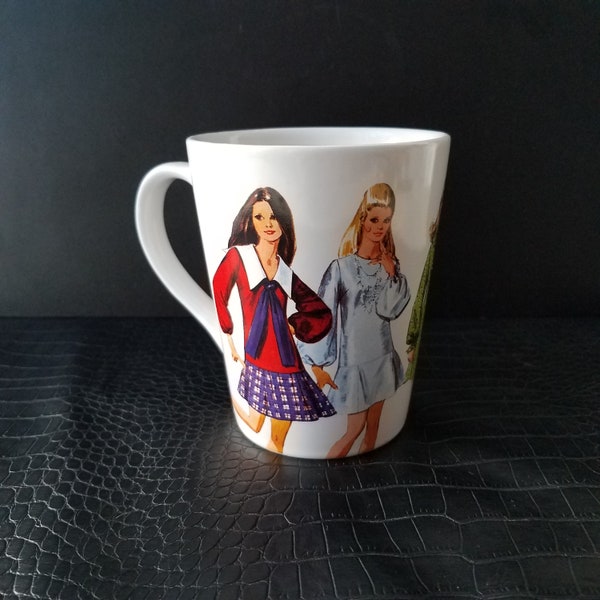 Retro 70's Mod Fashion Coffee Mug, Simplicity Vintage 1970 Coffee Mug, Retro Coffee Cup