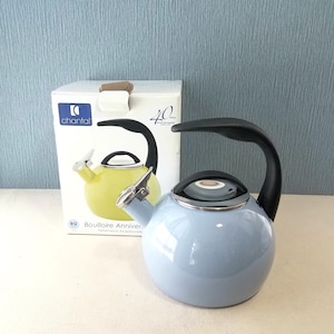 Pale Blue Enameled Steel Chantal Teakettle, 2 Qt Blue Whistling Tea Kettle, New In Box But Chipped