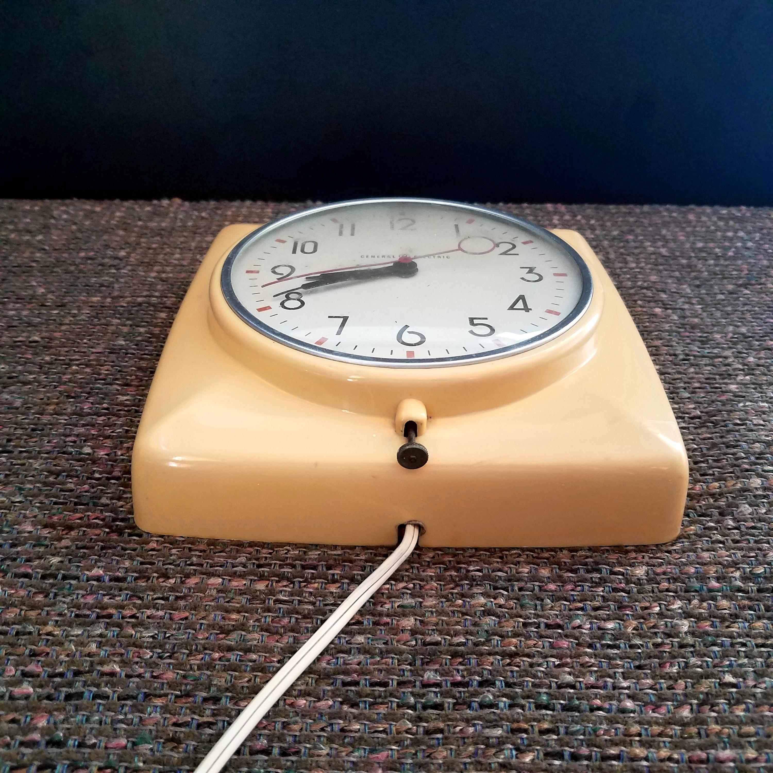 Vintage 50's GE Electric Wall Clock, Yellow Retro Plug in Wall Clock ...