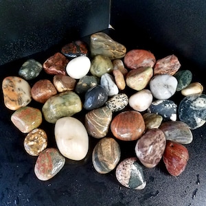 4.5# Bag Lake Superior Beach Stones. Larger Stone Assortment.  Craft Stones. Bonsai Stones Terrarium /Aquarium Stones. See note on shipping.