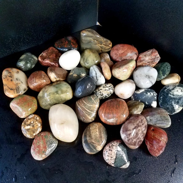 4.5# Bag Lake Superior Beach Stones. Larger Stone Assortment.  Craft Stones. Bonsai Stones Terrarium /Aquarium Stones. See note on shipping.