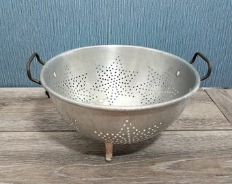 Vintage Aluminum Strainer With Star Pattern, 9 Inch Light Weight Colander, Retro MCM Footed Strainer