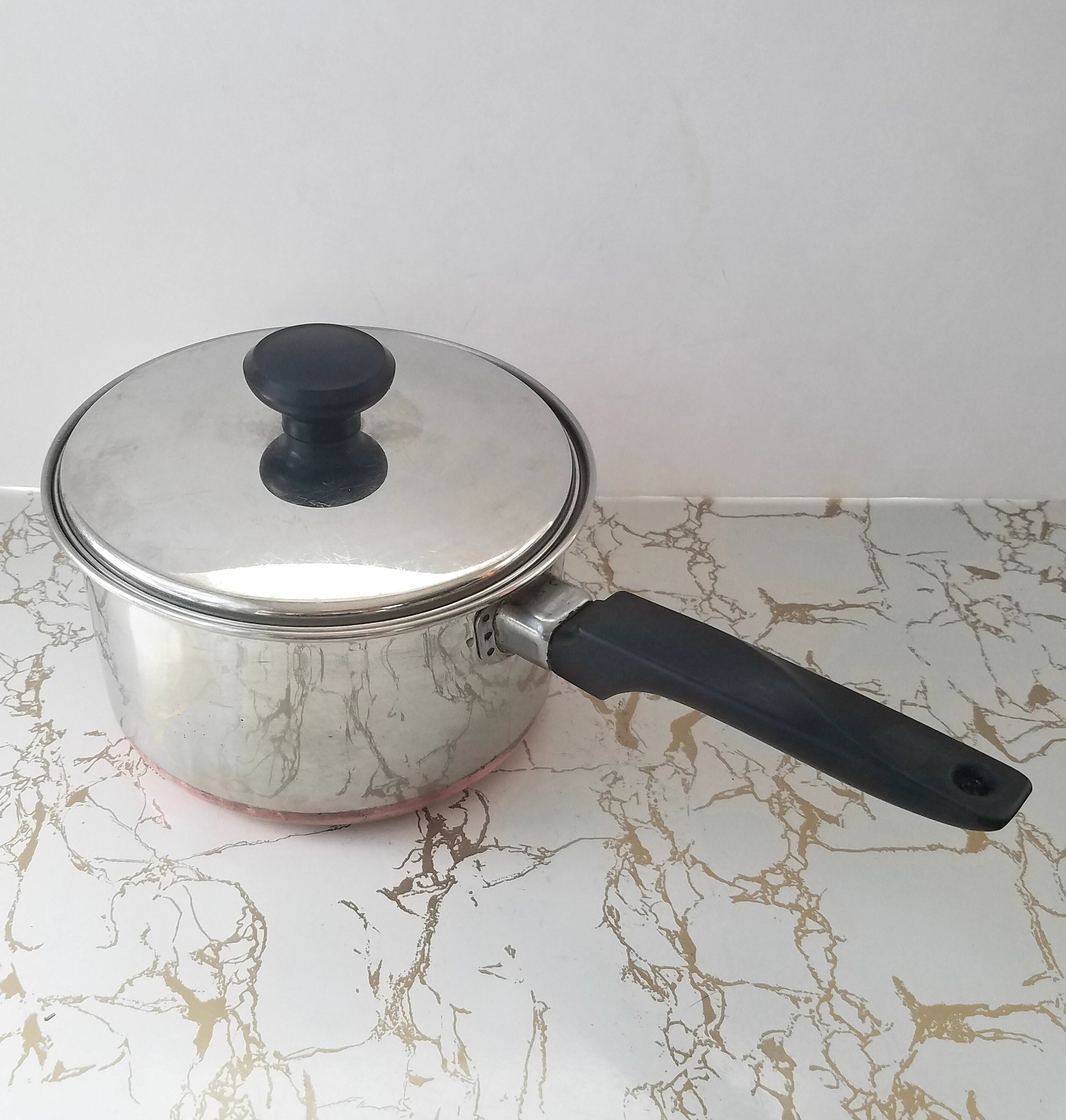 2 Quart Vintage somerset Enamelware Pot With Lid and White Handles Enameled  Pot With Pink Flowers and Blue Ribbon 