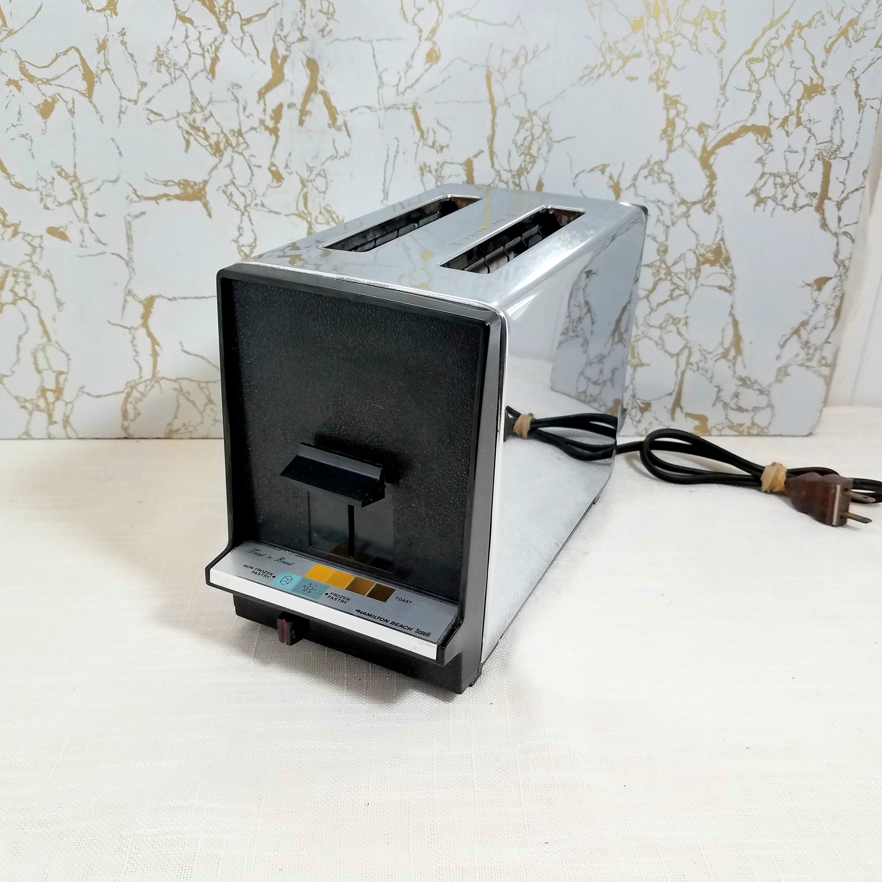 Vintage Hamilton Beach Scovil Automatic Toaster, Toast and Boast