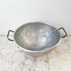 Vintage Aluminum Strainer With Circle Design, Aluminum Colander, Retro MCM Footed Strainer, 9.25 Inches
