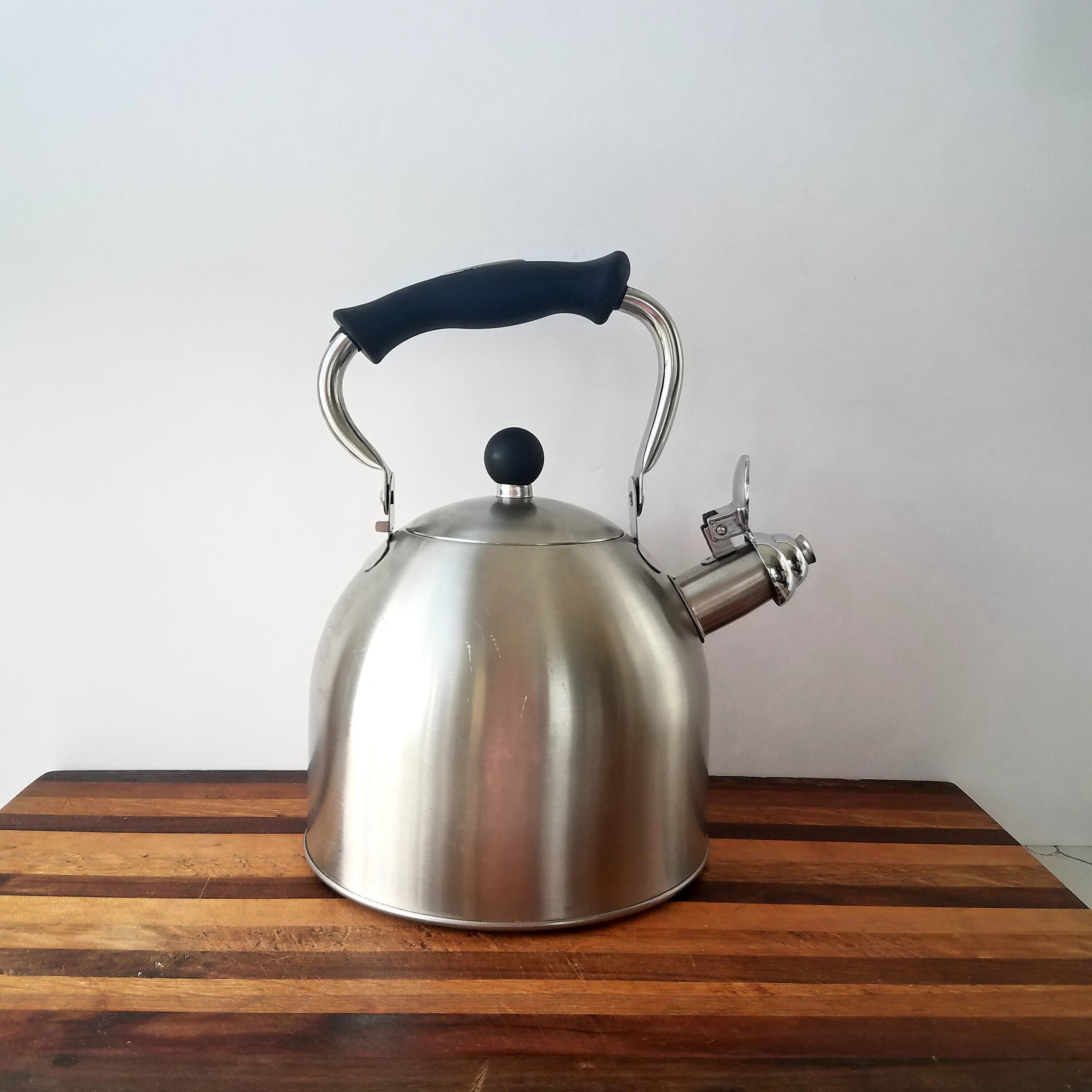 Masterclass Brushed Stainless Steel Whistling Tea Kettle 2.5 Quart Whistling Teakettle Works on Induction Burner Beehive Kettle Etsy Ireland