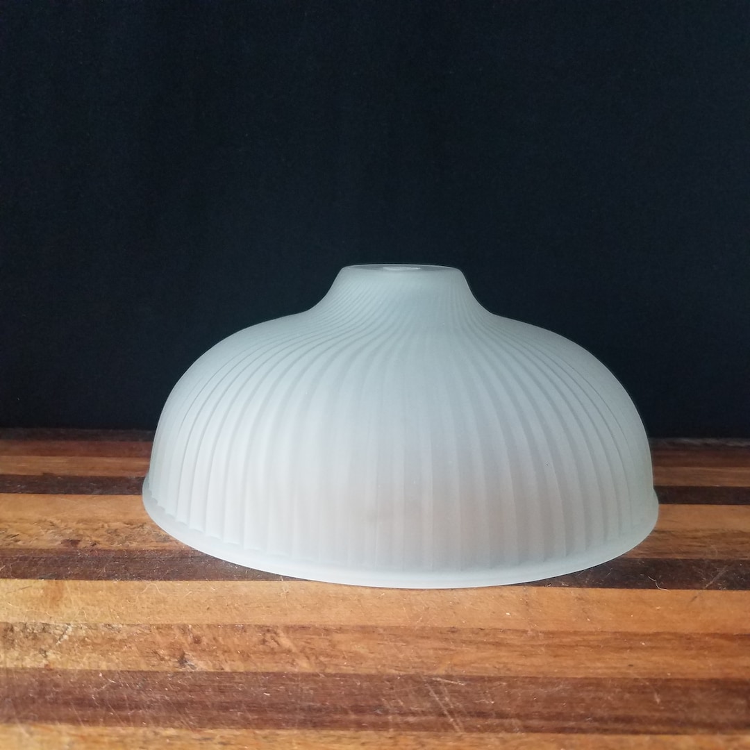 Round Swirled Ribbed Frosted Glass Ceiling Shade With Downrod, 7.5 Inch