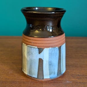 Small 1979s  Kentmere Pottery Vase by Gordon Fox – Studio Art Pot / Mid-Century Modern Ceramic