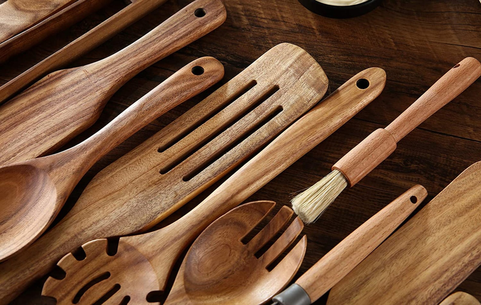 natural teak wood utensils