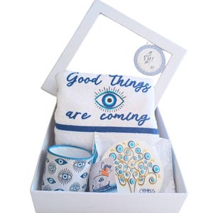 Scatola regalo personalizzata di dolciumi greci, perfetta per le feste, tazza da caffè bianca e blu, asciugamano da cucina, albero del malocchio positivo, magnete per frigorifero, Natale