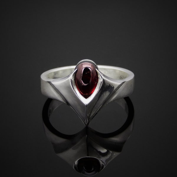 Sanguine - Vampir Ring aus Sterling Silber oder Gold mit Granat oder Onyx Besatz