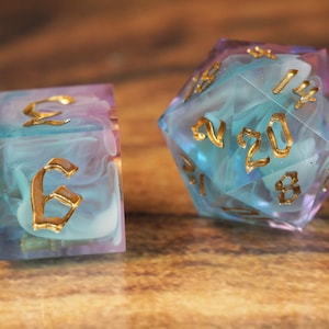 Ostara of the Dawn - Handgefertigtes Sharp Edge Würfelset -Dungeons & Dragons