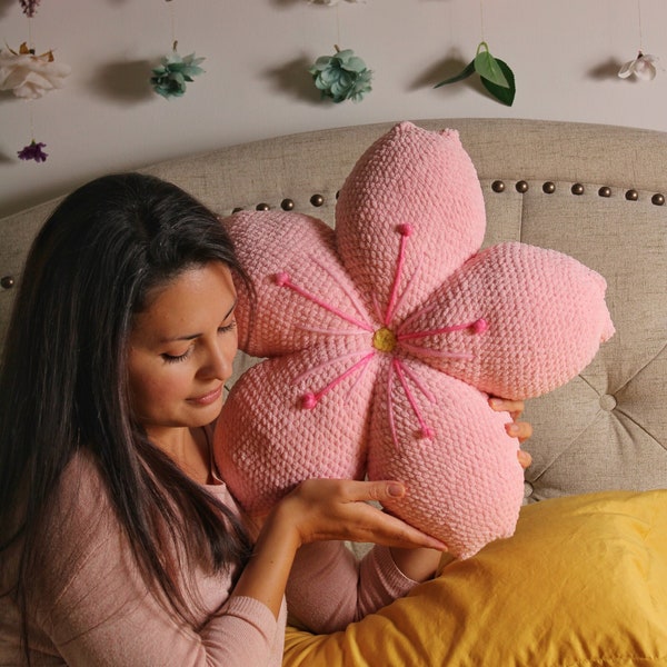 Crochet facile à coudre bas, grand coussin Sakura en fleurs de cerisier, motif décoratif Amigurumi NUMÉRIQUE, présentoir de chambre à coucher