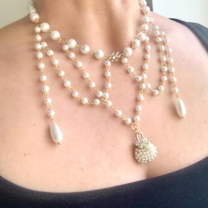 Angelcore Grunge Necklace with Bag Pendant, White Beaded pearl necklace, Fairycore necklace, Cottagegecore, Handmade Jewelry, Princesscore