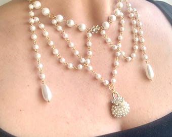 Collana con perle bianche e ciondolo a forma di borsa - Gioielli Angelcore