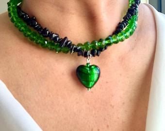 Collana intrecciata con pietra nera e cristallo verde, girocollo con ciondolo a forma di cuore verde lampwork, scintillante gioiello a rondelle, regalo romantico gotico