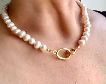 Collana girocollo con perle d'acqua dolce bianche: chiusura in oro 18 carati, collana da sposa realizzata a mano.