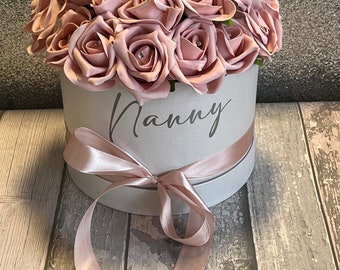 Hatbox filled with roses, diamonds, pearls personalised gift, roses in a box, valentines day gift, birthday gift, gift for mum, gift for her