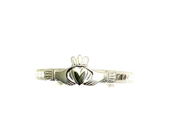 Childs Sterling Silver Claddagh Expandable Bangle.