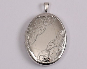 Sterling Silver Oval Design Locket