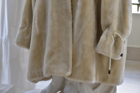 Vintage Ivory White Faux Fur Jacket. Women White … - image 5