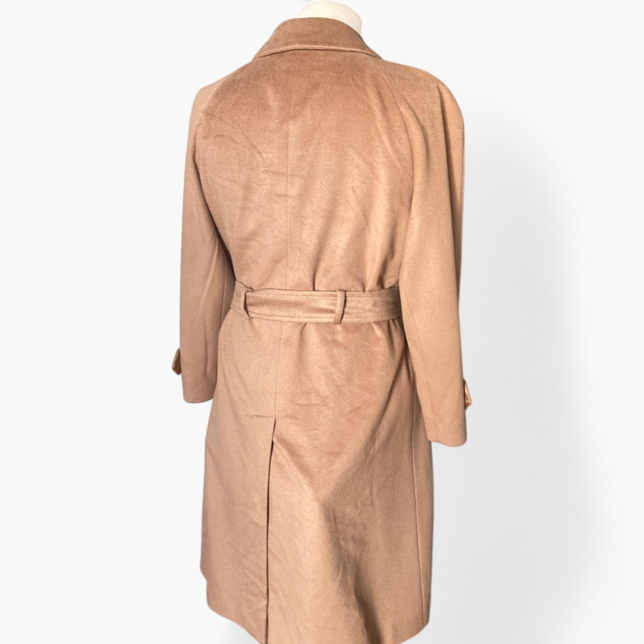 100% Colombo Borgosesia Cashmere Coat. Vintage Belted Camel
