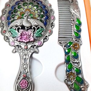 Miroir de maquillage, petit style vintage portable, ensemble miroir et peigne faits main, motif paon, sac à main sculpté à la main, sac à main et miroir de poche Silver Peacock