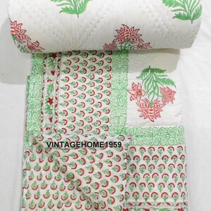 Floral Print Cotton Quilt: Handmade Jaipuri Razai, Queen Size