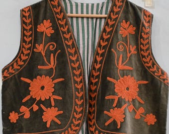 Aksamitna haftowana kamizelka Suzani: kamizelka w stylu hippie boho