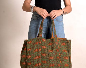 Vintage Seide gesteppte Einkaufstasche: Boho Handtasche mit recyceltem Sari