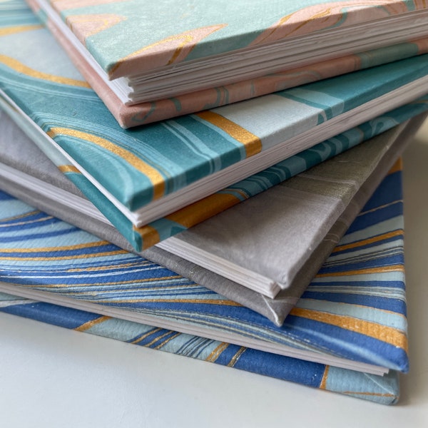 Accordion Book | Marbled Cover | Handmade Sketchbook | Gift Idea for Artists and Writers | Eco-Friendly | Mixed Media Artwork