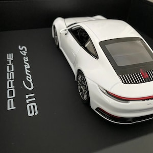 Cadre 3D Porsche 911 992 Carrera 4S image 3