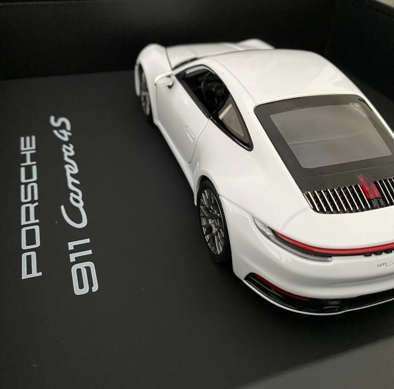 Cadre 3D Porsche 911 992 Carrera 4S image 3