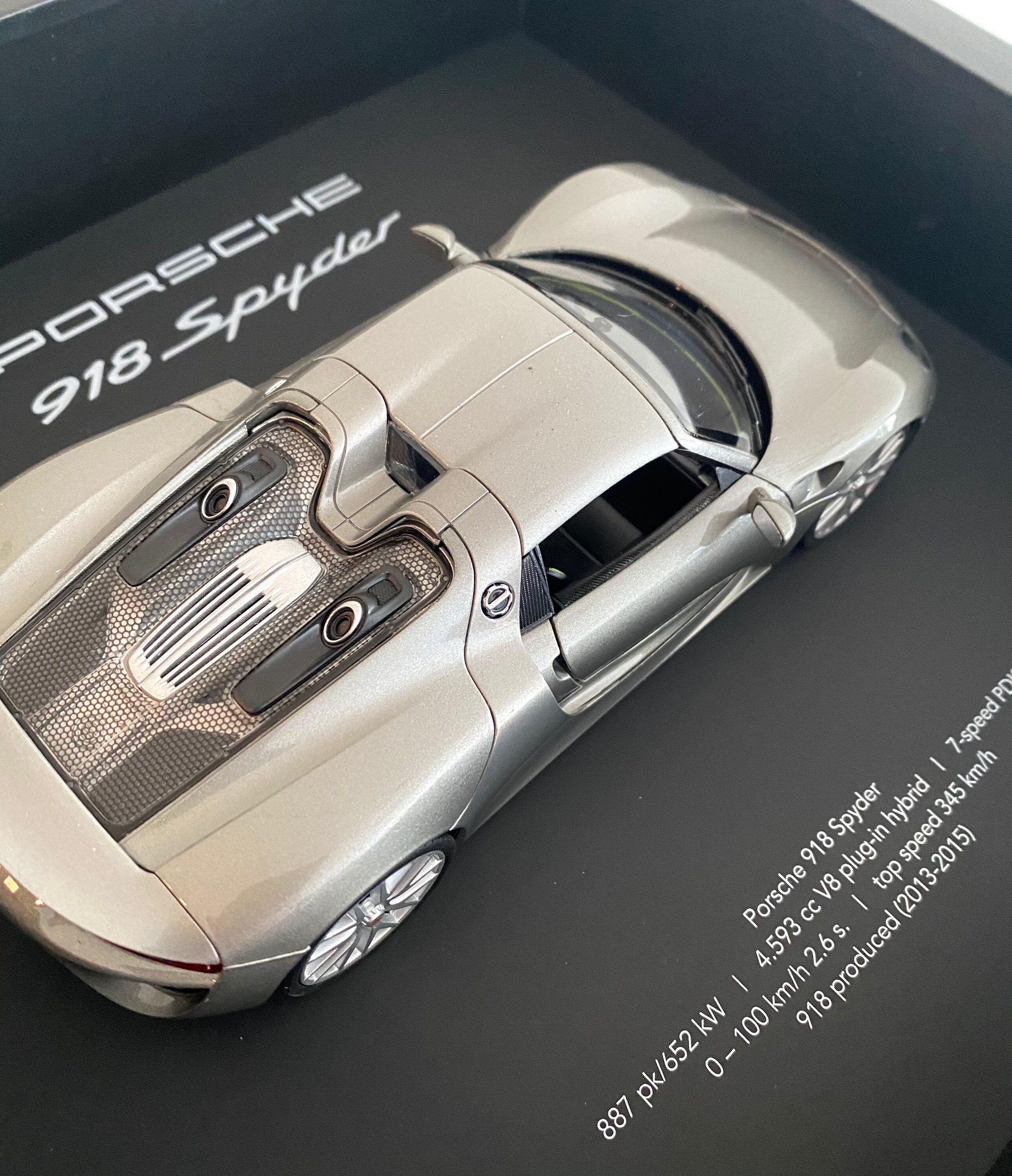 Porsche 918 Spyder 2015 – AUTOart 1/18 – ABS Monté – état Neuf Sous Emballage