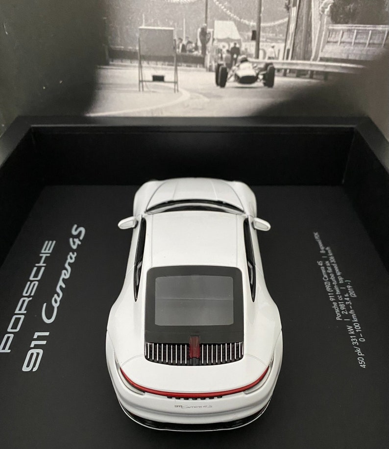 Cadre 3D Porsche 911 992 Carrera 4S image 10