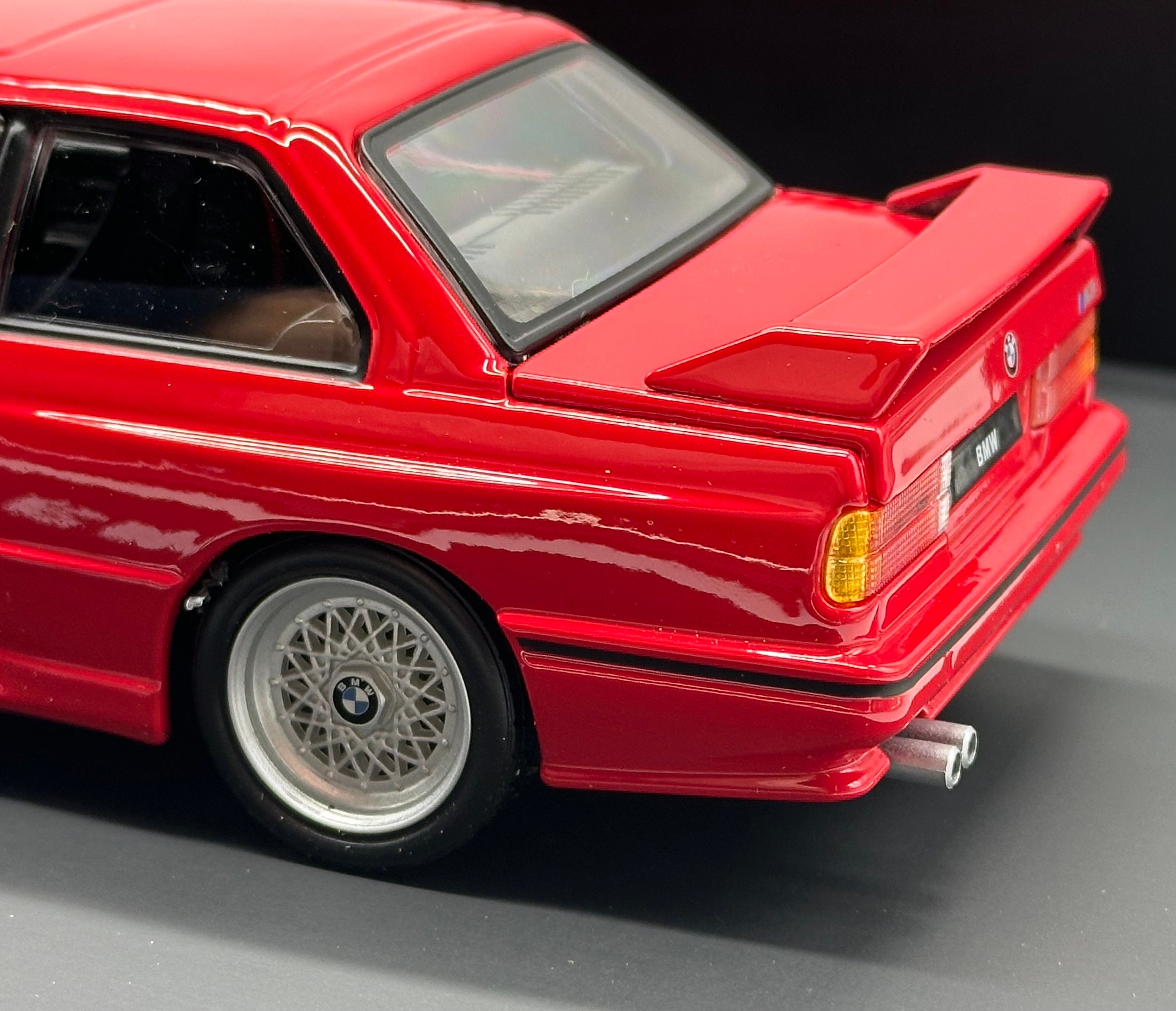 ② BMW M3 E30 Rally Deutchland 1990 - Échelle 1/18 - PRIX : 49