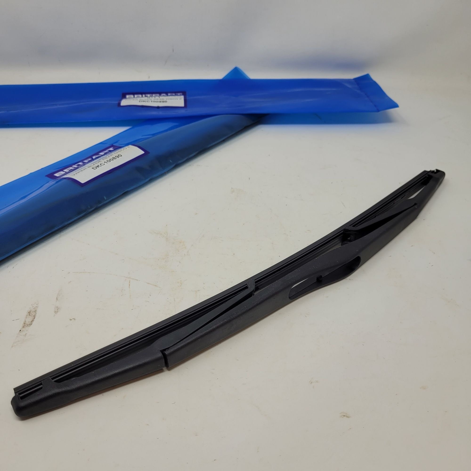 LAND ROVER DISCOVERY 2 1998-2004 REAR WIPER BLADE NEW PART # DKC100890 BRITPART