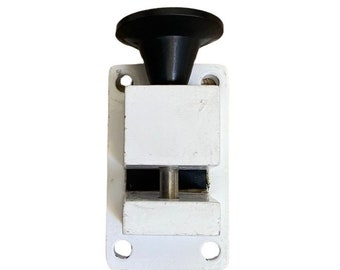 Vintage Pull To Release Fire Truck Mount Latch Mechanism Knob Heavy Duty Quick Release