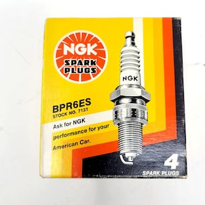 NGK Spark Plugs BPR6ES Lot Of 4 High Performance With Copper Core New Box