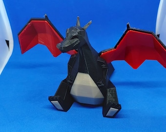 Glänsande Charizard-figur. 3D-utskriven, 10 cm hög.