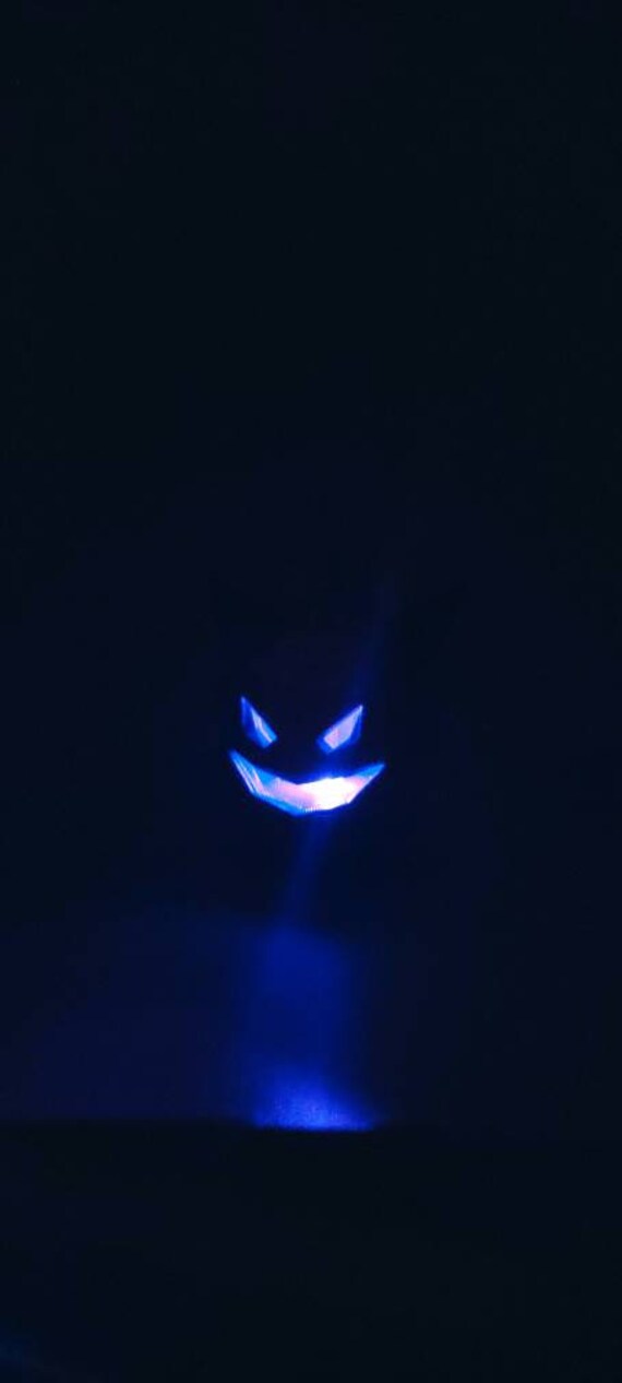 ハロウィンのゲンガーフィギュア。ライトアップポケモン像。3D