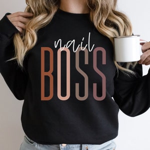 Boho Nail boss Sudadera, Camisa Nail Tech, Camisa Nail Technician Regalo para Nail Technician Nail Boss Shirt Nail Artist Regalos Unisex crewneck