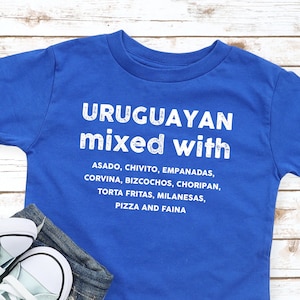 URUGUAYAN MIXED MIT Kinder T-Shirt | Food Lover Kleinkind T-Shirt | Uruguay Geschenkidee | Unisex Jugend Shirt