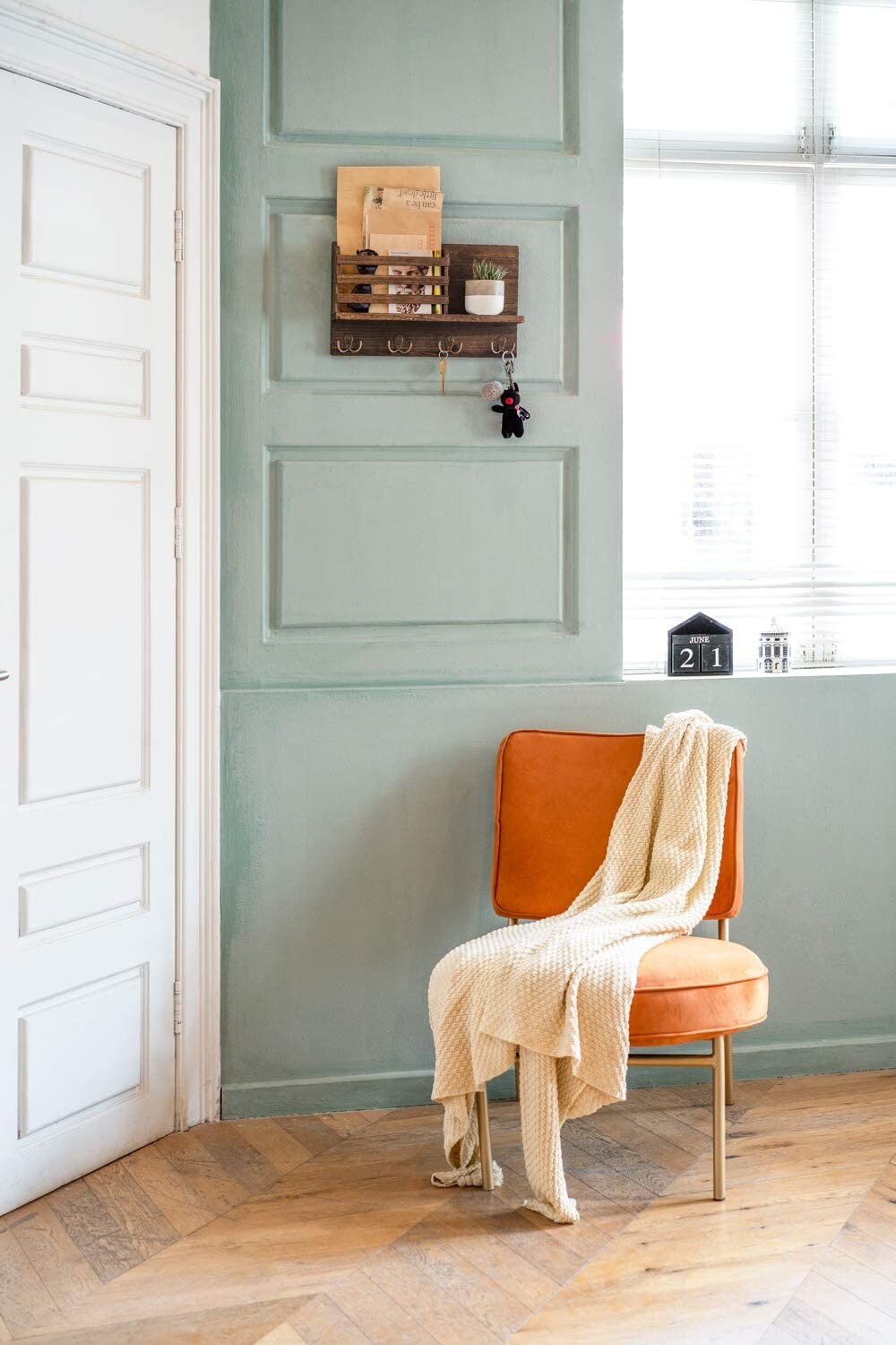 Organizador de clasificación de correo de madera montado en la | Etsy