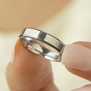 4MM Beveled Edge Wedding Band POLISHED - 14K Gold Filled Beveled Wedding Band for Men & Women -Comfort Fit Bevelled Ring with Free Engraved