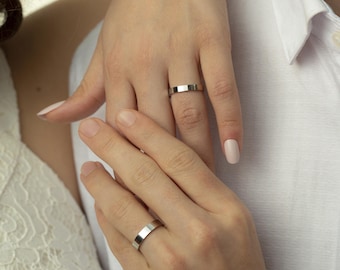 White Gold Look Wedding Band Set FLAT - Free Custom Engraving His And Her Rings - 2mm, 3mm, 4mm, 5mm Silver Wedding Bands For Couples