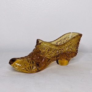 Vintage Amber Glass Slipper, Daisy and Button Pattern